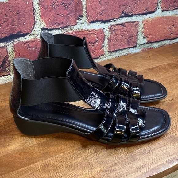 The Flexx Band Together Black Gladiator Strap Patent Leather Sandals Sz 7.5 - Picture 3 of 17